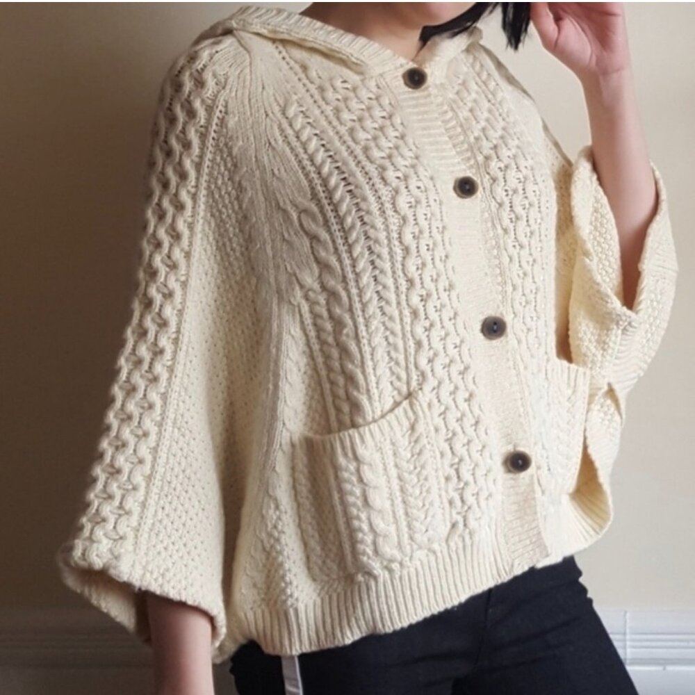 Anthropologie Cable Knit Poncho Sweater NWOT Size XS/S